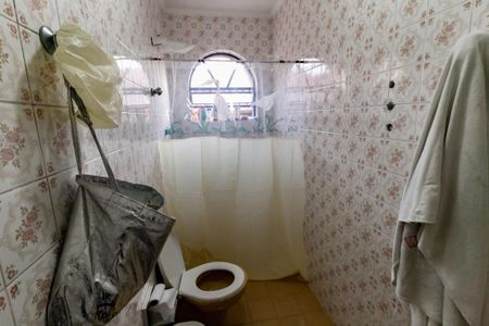 Casa à venda com 179m², 3 quartos e 2 vagas Casa à venda com 179m², 3 quartos e 2 vagasBanheiro Corredor