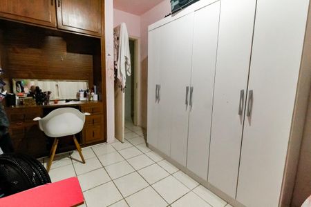 Casa à venda com 179m², 3 quartos e 2 vagas Casa à venda com 179m², 3 quartos e 2 vagasQuarto 2