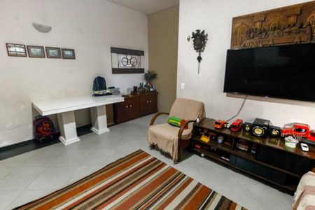 Casa à venda com 179m², 3 quartos e 2 vagas Casa à venda com 179m², 3 quartos e 2 vagasSala