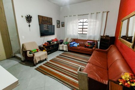 Casa à venda com 179m², 3 quartos e 2 vagas Casa à venda com 179m², 3 quartos e 2 vagasSala