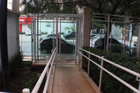 Apartamento à venda com 77m², 3 quartos e 2 vagasEntrada