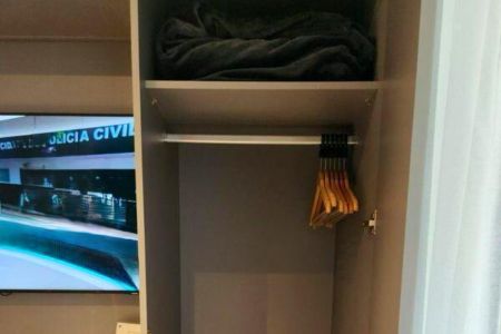 Apartamento à venda com 28m², 1 quarto e sem vagaQuarto - Armários