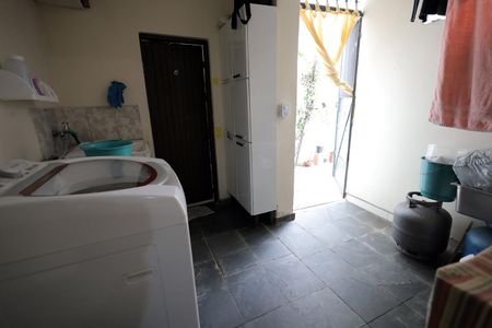 Casa à venda com 157m², 3 quartos e 2 vagasÁrea de Serviço