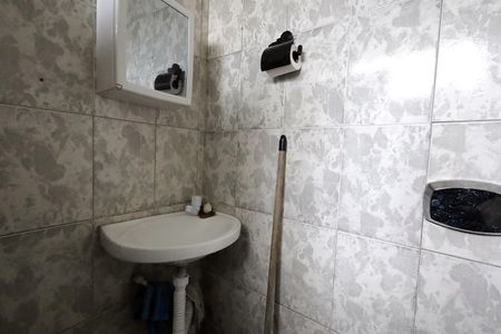 Casa à venda com 157m², 3 quartos e 2 vagasBanheiro 1