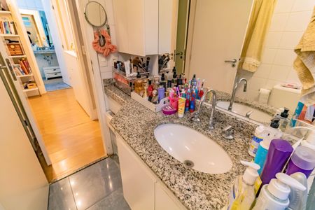 Apartamento à venda com 112m², 3 quartos e 2 vagasBanheiro da Suíte