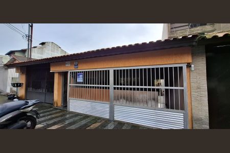 Casa à venda com 90m², 2 quartos e 1 vaga Casa à venda com 90m², 2 quartos e 1 vagaFachada