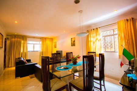 Casa à venda com 90m², 2 quartos e 1 vaga Casa à venda com 90m², 2 quartos e 1 vagaSala