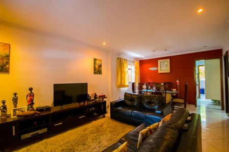 Casa à venda com 90m², 2 quartos e 1 vaga Casa à venda com 90m², 2 quartos e 1 vagaSala