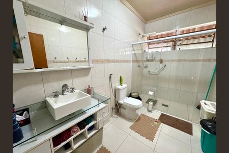 Casa à venda com 3000m², 3 quartos e 5 vagasBanheiro Social