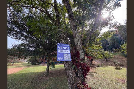 Casa à venda com 3000m², 3 quartos e 5 vagasPlaquinha instalada e registrada