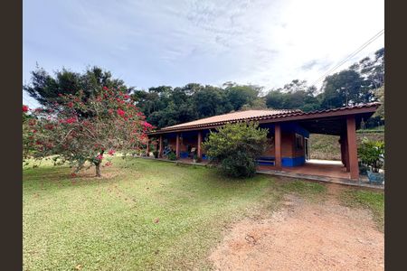 Casa à venda com 3000m², 3 quartos e 5 vagasQuintal