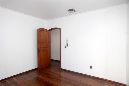 Casa à venda com 450m², 5 quartos e 2 vagasQuarto 4