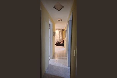 Casa à venda com 98m², 3 quartos e 2 vagasCorredor