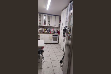 Casa à venda com 98m², 3 quartos e 2 vagasCozinha