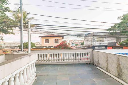 Casa para alugar com 90m², 2 quartos e 1 vaga Casa para alugar com 90m², 2 quartos e 1 vagaVaranda