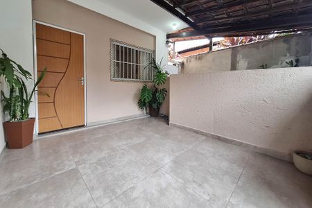Apartamento para alugar com 65m², 2 quartos e sem vagaVaranda