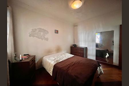 Casa à venda com 402m², 5 quartos e 5 vagas Casa à venda com 402m², 5 quartos e 5 vagasSuíte 1