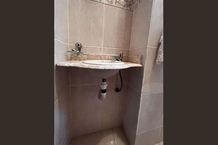 Casa à venda com 402m², 5 quartos e 5 vagas Casa à venda com 402m², 5 quartos e 5 vagasLavabo