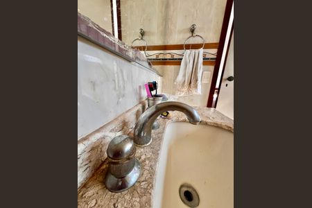 Casa à venda com 402m², 5 quartos e 5 vagas Casa à venda com 402m², 5 quartos e 5 vagasBanheiro Suíte 1