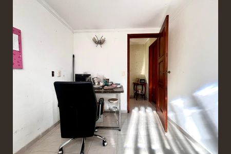 Casa à venda com 402m², 5 quartos e 5 vagas Casa à venda com 402m², 5 quartos e 5 vagasEscritório