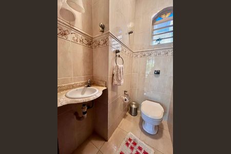 Casa à venda com 402m², 5 quartos e 5 vagas Casa à venda com 402m², 5 quartos e 5 vagasLavabo