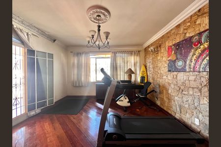 Casa à venda com 402m², 5 quartos e 5 vagas Casa à venda com 402m², 5 quartos e 5 vagasSala 1