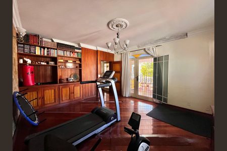 Casa à venda com 402m², 5 quartos e 5 vagas Casa à venda com 402m², 5 quartos e 5 vagasSala 1