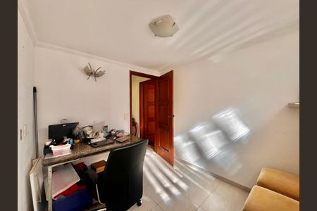 Casa à venda com 402m², 5 quartos e 5 vagas Casa à venda com 402m², 5 quartos e 5 vagasEscritório