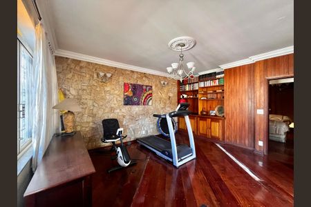 Casa à venda com 402m², 5 quartos e 5 vagas Casa à venda com 402m², 5 quartos e 5 vagasSala 1