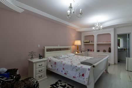 Casa à venda com 380m², 5 quartos e 3 vagasSuíte 1