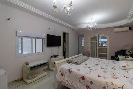 Casa à venda com 380m², 5 quartos e 3 vagasSuíte 1