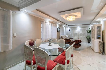 Casa à venda com 380m², 5 quartos e 3 vagasSala