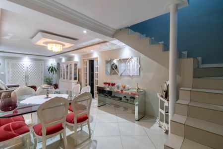 Casa à venda com 380m², 5 quartos e 3 vagasSala