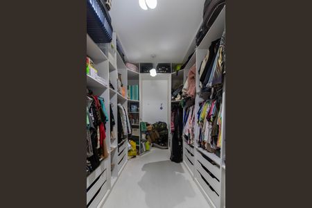 Casa à venda com 380m², 5 quartos e 3 vagasSuíte 1