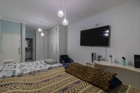 Casa à venda com 380m², 5 quartos e 3 vagasSuíte 2