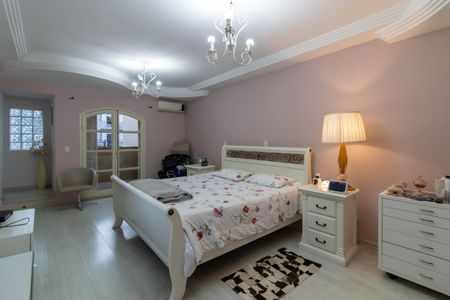 Casa à venda com 380m², 5 quartos e 3 vagasSuíte 1