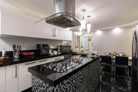 Casa à venda com 380m², 5 quartos e 3 vagasCozinha