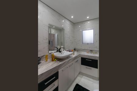 Casa à venda com 380m², 5 quartos e 3 vagasBanheiro da Suíte 1