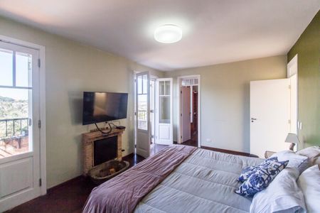 Casa de condomínio à venda com 1480m², 4 quartos e 9 vagasSuíte master