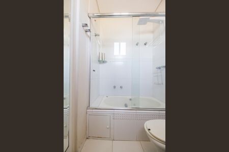 Casa de condomínio à venda com 1480m², 4 quartos e 9 vagasBanheiro da Suíte 2