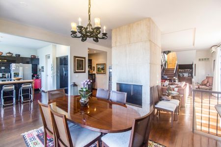 Casa de condomínio à venda com 1480m², 4 quartos e 9 vagasSala de Jantar