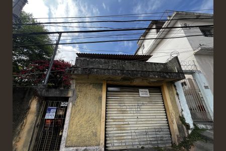 Casa à venda com 327m², 2 quartos e 1 vagaFachada/Placa