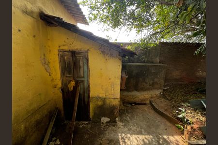 Casa à venda com 327m², 2 quartos e 1 vagaÁrea externa