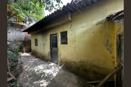 Casa à venda com 327m², 2 quartos e 1 vagaÁrea externa