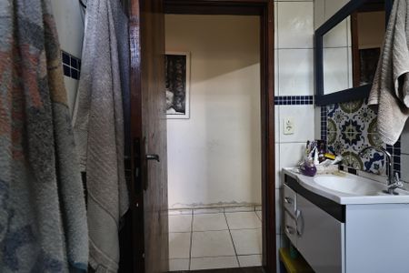 Casa à venda com 130m², 2 quartos e 2 vagasBanheiro