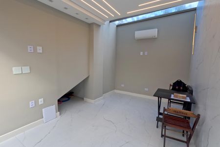 Casa para alugar com 240m², 4 quartos e 3 vagasSala