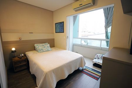 Apartamento à venda com 152m², 3 quartos e 3 vagas Apartamento à venda com 152m², 3 quartos e 3 vagasSuíte