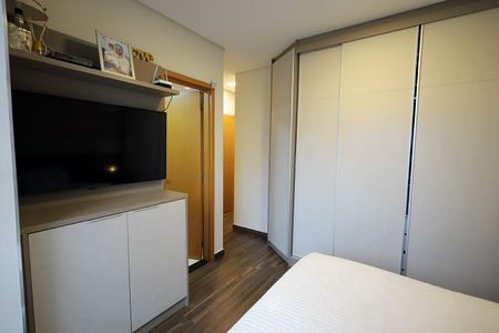 Apartamento à venda com 152m², 3 quartos e 3 vagas Apartamento à venda com 152m², 3 quartos e 3 vagasSuíte