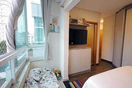 Apartamento à venda com 152m², 3 quartos e 3 vagas Apartamento à venda com 152m², 3 quartos e 3 vagasSuíte