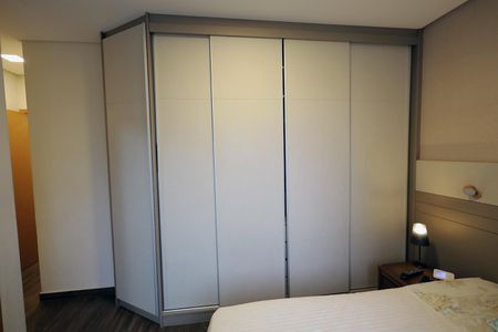 Apartamento à venda com 152m², 3 quartos e 3 vagas Apartamento à venda com 152m², 3 quartos e 3 vagasSuíte